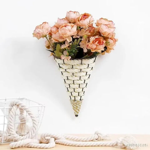 1 Pcs Flower Basket Vase Rattan Wall Hanging Pot Planter Rattan Vase Basket Decor Wall-mounted Wrought Iron Natural Wicker