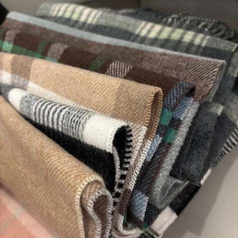 New Fashion Design Pure Wool Plaid Women Men Scarf British Classic Warm Couple Scarves High Quality Multicolored Tassel Muffler