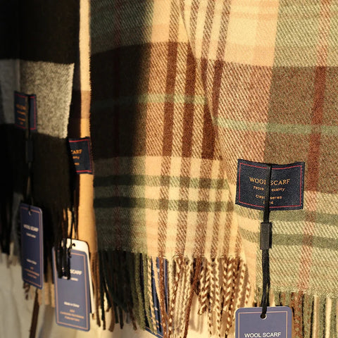 New Fashion Design Pure Wool Plaid Women Men Scarf British Classic Warm Couple Scarves High Quality Multicolored Tassel Muffler